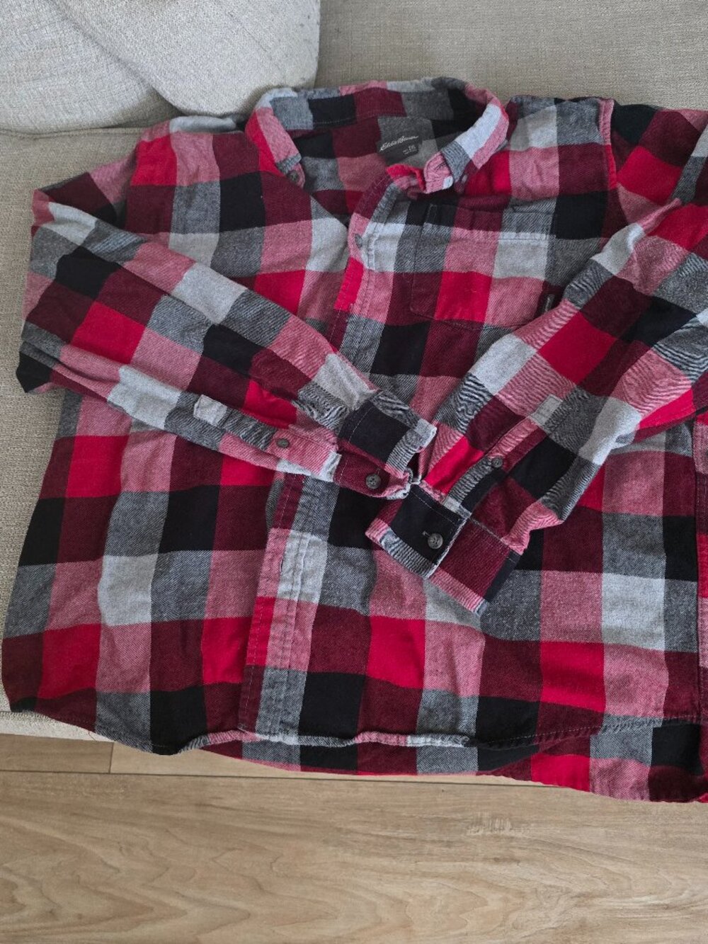 Eddie Bauer mens size XXL Button Up plaid long sleeve red flannel shirt